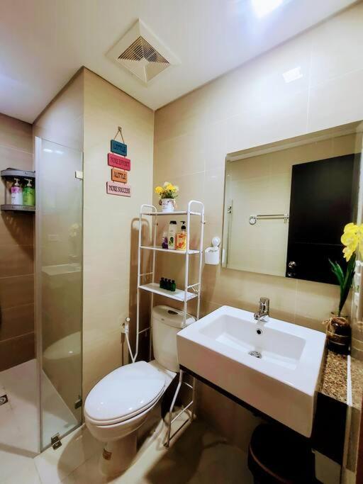 House Of B&Y At 101 Newport Across Naia T3 Apartment Manila Exterior photo